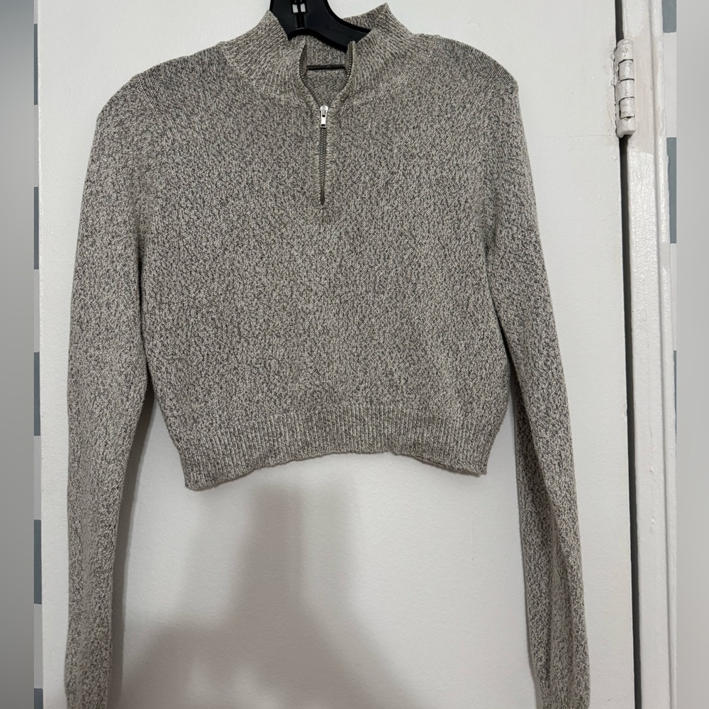 Brandy Melville Gray Top